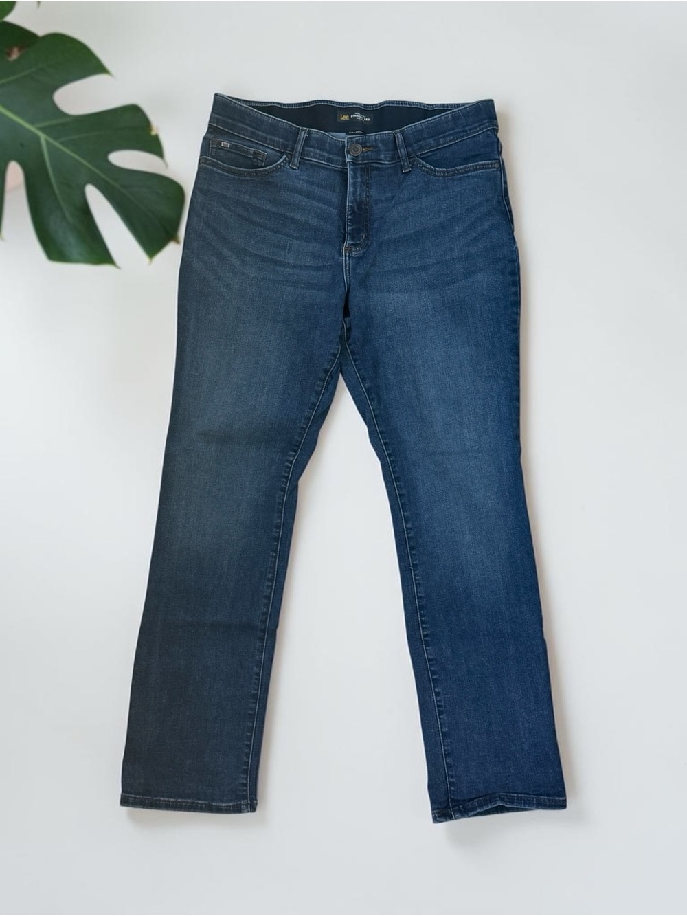 Lee Regular Fit Mid-Rise Straight Leg Jeans